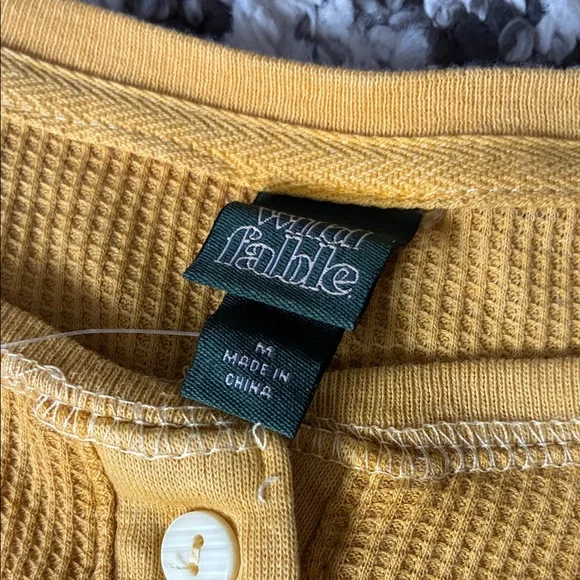 Wild Fable Mustard Buttoned loose cropped Top—-Size: Medium - Picture 2 of 5